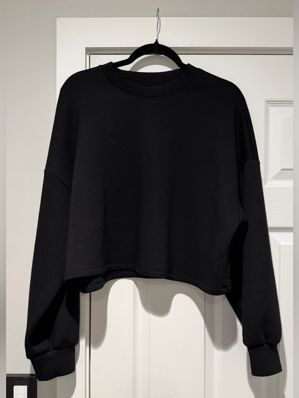 Women’s Old Navy Active Bounce Crop Fleece in “Black” Size Large🖤